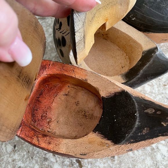 🌲Three wooden birds with backs that open. Thick metal legs on one - Picture 5 of 7